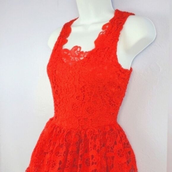 RED PARTY DRESS - Picture 1 of 8